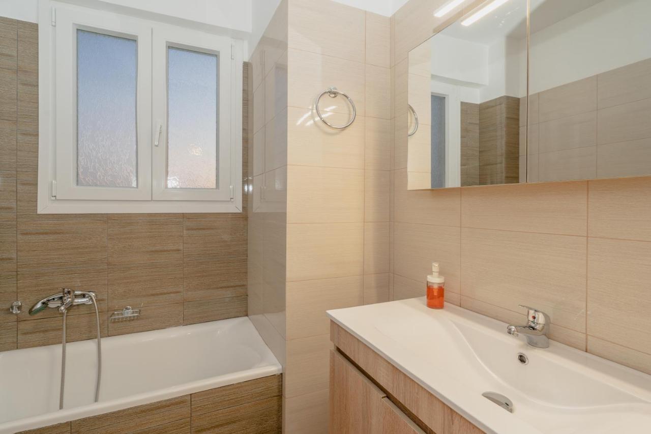 Sunny Penthouse W/ Acropolis View Next To Metro Apartment Athens Exterior photo